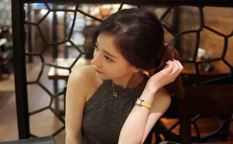 西瓜从六楼扔下竟完好无损，雷军说的“防弹涂层”到底是什么？